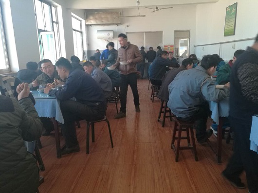近日山西盛大鋼結(jié)構(gòu)食堂被吃貨們擠爆啦，到底是何美味？